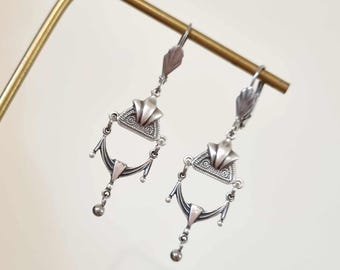 Dainty Art Deco Earrings: Vintage Style Silver Plated Geometric Dangle