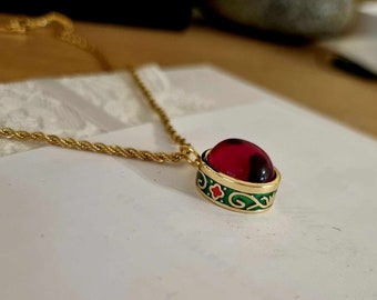 Vintage Ruby Red Carnelian Pendant Necklace: Gold Green Enamel