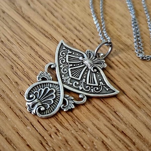 Vintage Art Nouveau Necklace: Silver Plated Geometric Pendant