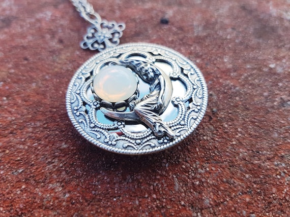 Moon Goddess Selene aka Luna Round Silver Locket Necklace Vintage Czech Glass White Opal Moonstone Filigree Crescent Full Moon Lunar Etsy