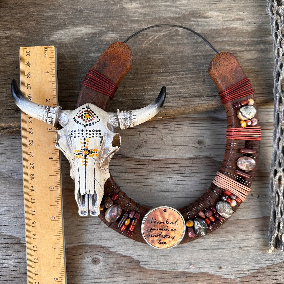 Large, Decorated Horse Shoe, Longhorn Skull, Horse Shoe Decor, Horse