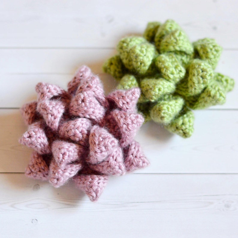 Holiday Gift Bow Crochet Pattern / crochet bow pattern / crochet christmas pattern / Crochet birthday bow / Crochet applique pdf pattern image 3