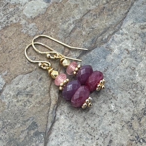 Rubin Ohrringe mit Vermeil Gold, Rosa Edelstein Ohrhänger, 3cm