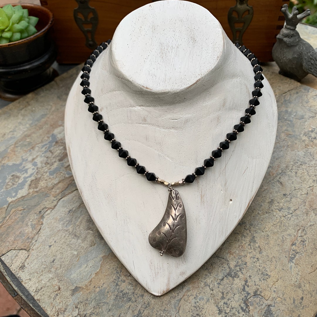 Black and silver pendant necklace Clearance