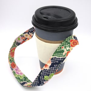 Small Coffee Cup Carrier with Brooch