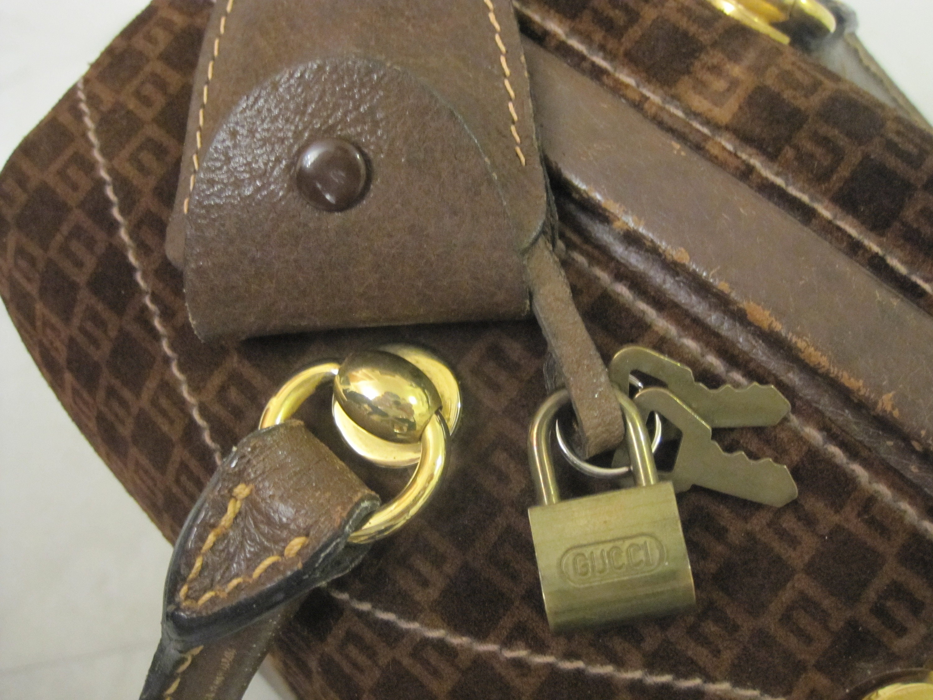 Gucci Vintage Doctors Bag / 1970s Square G Brown Suede Leather -  Israel