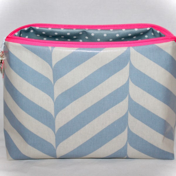 Trousse de toilette cool en bleu clair et rose fluo