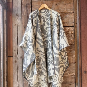 Grey wool poncho cape blanket open front poncho Light grey&white lambswool/linen mix long poncho cape Ladies poncho open front wrap cardigan