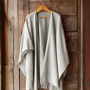 Light grey Open cape poncho for women and men Gray wool blanket poncho Warm Wraps Shawl Cape Poncho Open Front Cardigan beautiful Light grey