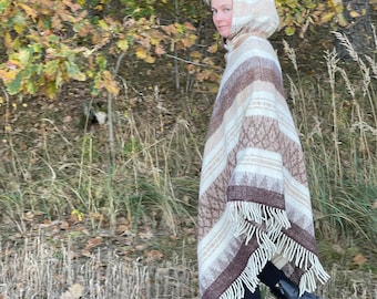 Alpaca/lambswool mix poncho hooded Brown lambswool/alpaca wool poncho Ethno style wool poncho very warm and breathable Blanket poncho