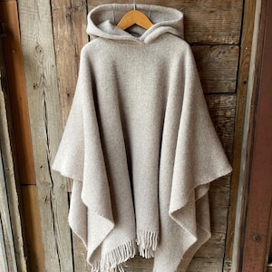 Beige wool blanket poncho with hood Light beige hooded poncho with fringes Long wool man poncho Lambswool blanket woman poncho Wool ponchos