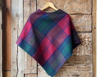 Mantella poncho coperta in lana a quadri Mantella poncho in lana a quadri tartan Mantello poncho a quadri verde/rosa in pura lana d'agnello Mantella coperta in lana