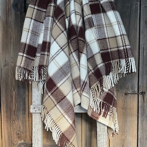 Brown wool throw blanket in check Lambswool throw blanket with fringes Brown/beige/white check pure wool throw blanket 55&#39;&#39;X81&#39;&#39;/140X205cm