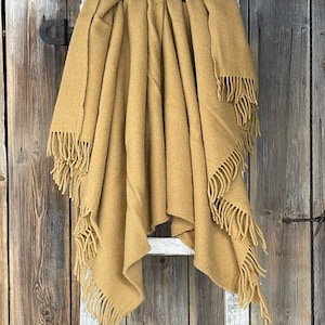 Caramel brown wool throw blanket with fringes Pure lambswool Caramel brown throw blanket wool Sofa throw blanket warm 51&#39;&#39;X79&#39;&#39;/130X200cm