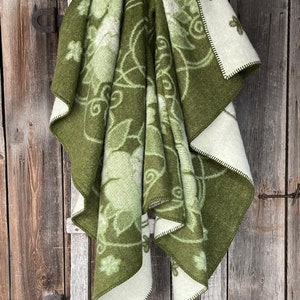 Green lambswool blanket Green floral pure wool throw blanket Green wool blanket throw pure lambswool Warm and breathable 55&#39;&#39;X81&#39;&#39;/140X205cm