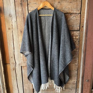 Black Open cape poncho for women and men Black merino wool blanket poncho Warm Wraps Shawl Cape Poncho Open Front Cardigan beautiful Black