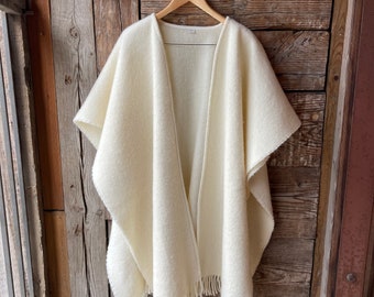 Poncho a mantella aperto per donna e uomo Poncho coperta in lana bianco crema Avvolge caldo Mantella con scialle Poncho Cardigan anteriore aperto per uomo e donna Regalo