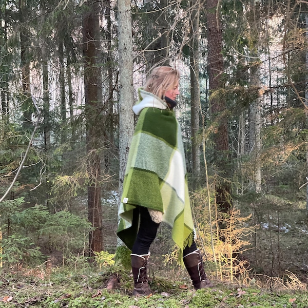 Capa poncho de lana de cordero verde Poncho para mujer Poncho tipo manta de pura lana verde/blanco Poncho largo de lana Poncho verde de lana de cordero cálido y hermoso