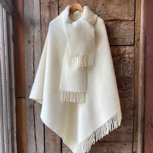 Poncho cape long en laine d'agneau blanc crème avec franges et petit châle Poncho en pure laine pour femmes à carreaux Grand poncho cape en pure laine blanc lait image 3