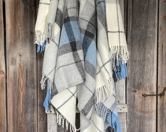 Light grey/blue wool throw blanket in check Light grey wool throws blankets Pure lambswool throw light grey/blue/white 55''X81''/140X205cm