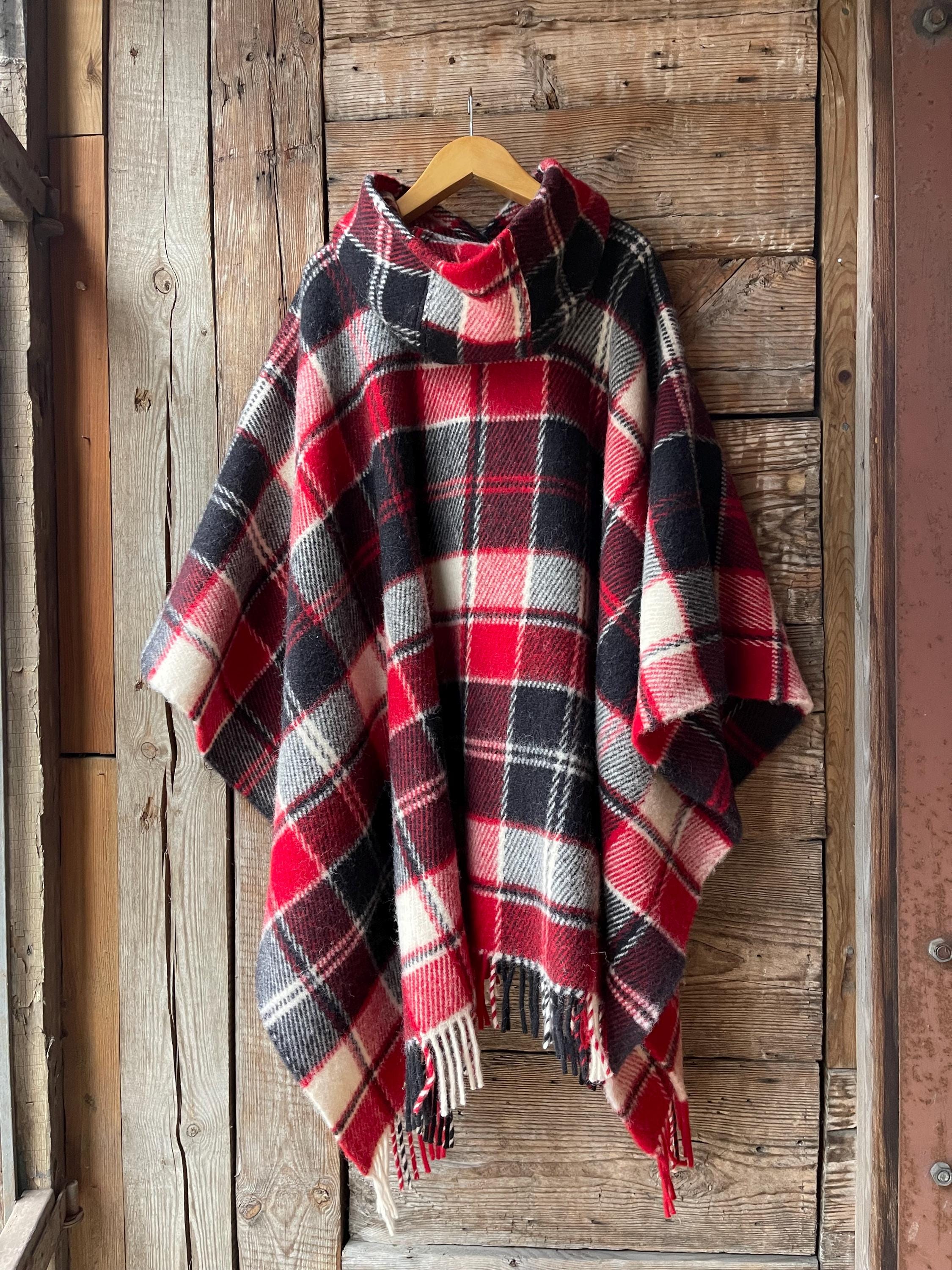 チェック柄のフード付きレッドウールポンチョ、暖かいチェック柄の