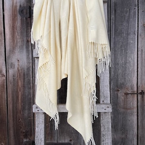 Light yellow wool throw blanket whit fringes Pure lambswool Cream yellow throw blanket Sofa throw blanket floral pattern 51&#39;&#39;X79&#39;&#39;/130X200cm