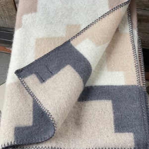 Pure wool blanket geometric pattern Wool throw blanket Beige/grey lambswool blanket Beige wool throw warm and breathable 55''X81''/140X205cm