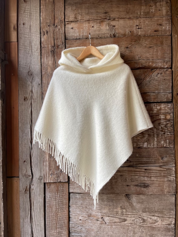 Mantella poncho clearance