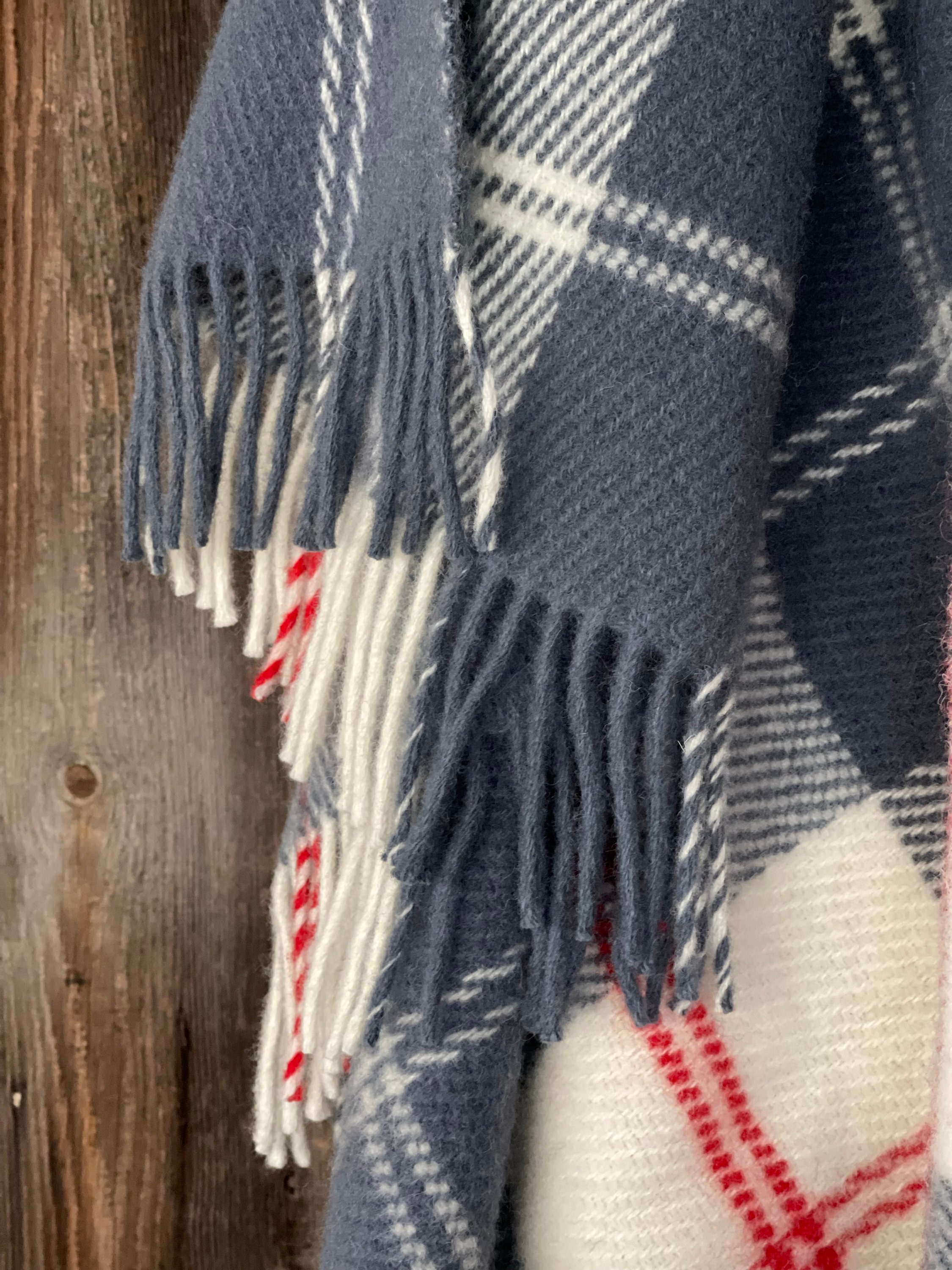 KLIPPAN ラムウール　ブランケット　チェック柄 グレー・ホワイト KLIPPAN クリッパン 2040 ブランケット 生活雑貨 ひざ掛け