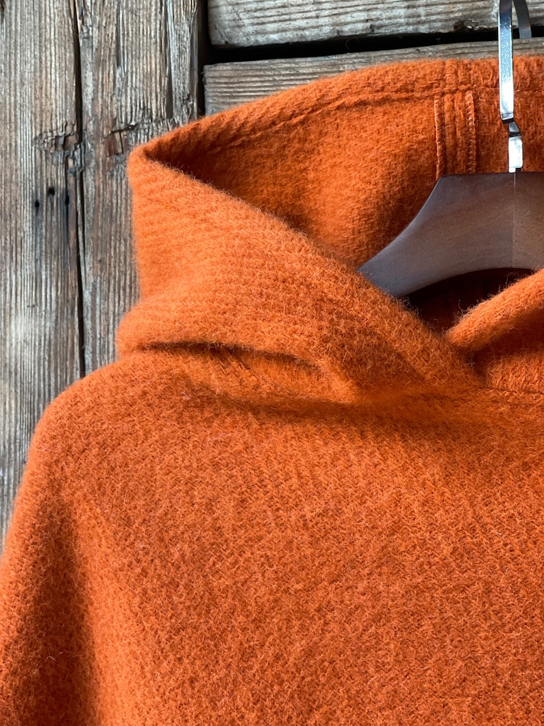 Orange Wolle Poncho Umhang mit Kapuze mit Fransen Orange Poncho Umhang Langer Lammwolle Poncho mit Fransen Kapuzen Poncho Wolldecke Ponchos Capes Bild 4