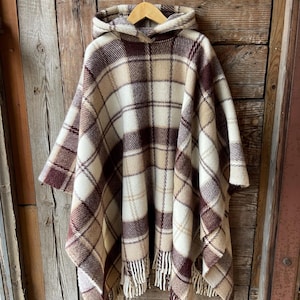 Brown wool blanket poncho with hood Beige/brown/white checked hooded poncho with fringes Long wool man poncho Lambswool blanket woman poncho