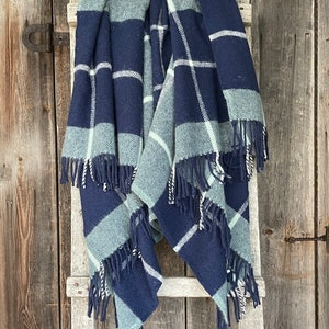 Navy Blue checked wool throw blanket Pure lambswool Navy blue/white throw blanket with fringes Light sofa throw 51&#39;&#39;X79&#39;&#39;/130X200cm