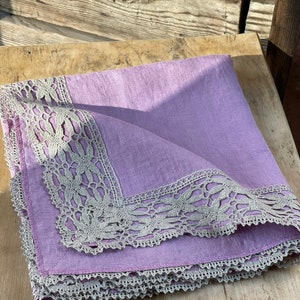 Mantel de lino lavanda, mantel de lino con encaje, mantel de comedor, mantel de lino lila con encaje de lino Patrón de adornos florales encaje gris