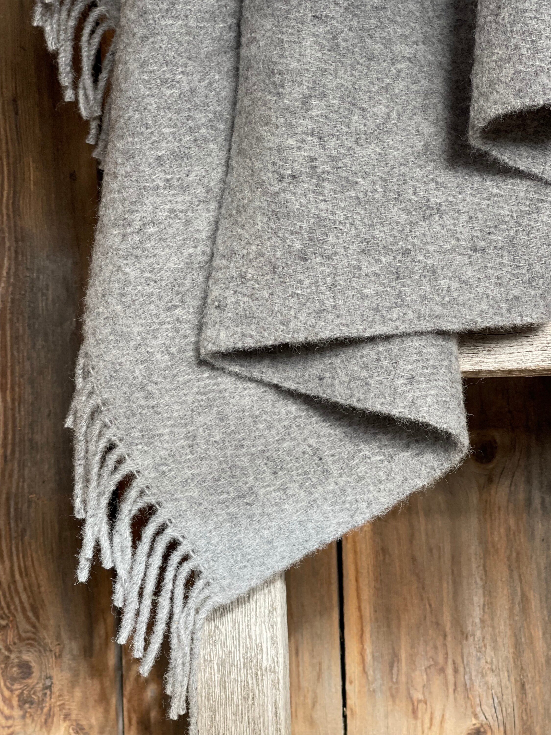 ARVO wool blanket    130x180+fringes グレー ARVO wool blanket 130x180+fringes グレー ARVO wool blanket