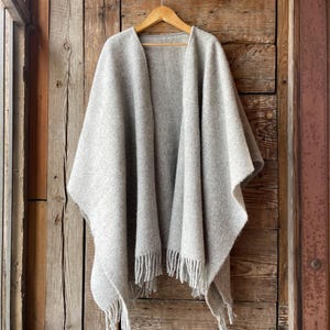 XL Gray Open cape poncho for women and men Grey heavy lambswool blanket poncho Warm Wraps Shawl Cape Poncho Open Front Cardigan grey wool