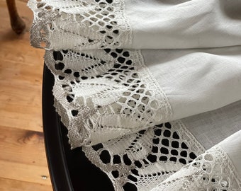 Mantel de lino con ribete de encaje - Lino europeo, elegante para comedor