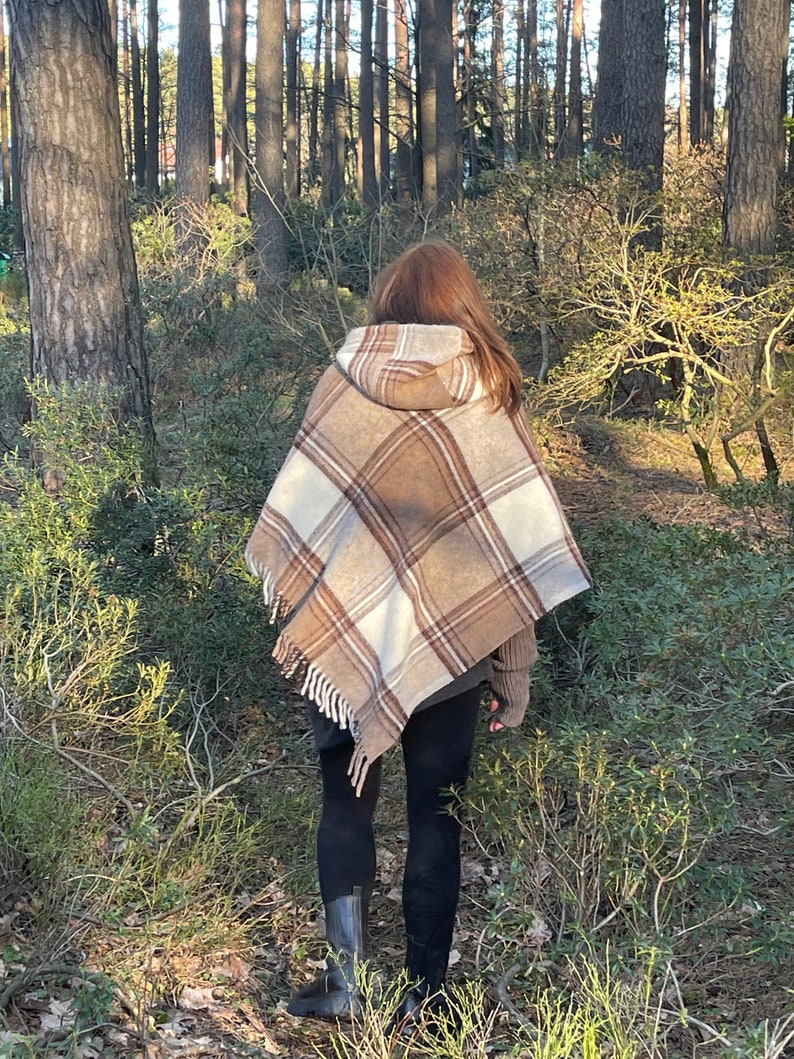 Cape de poncho en laine d'alpaga marron avec franges Mélange d'alpaga et de laine d'agneau cape de poncho marron à capuche ornements ethniques Cape de poncho en laine beige style indigène image 10