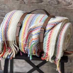 Striped wool throw blanket with Leather Strap Carrier Multicolour striped throw blanket warm and breathable 51&#39;&#39;X79&#39;&#39;/130X200cm Gift set