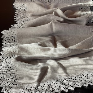 Rustic linen table runner Grey linen runners Vintage linen table runner Stonewashed farmhouse table runner 4 sided natural grey floral lace
