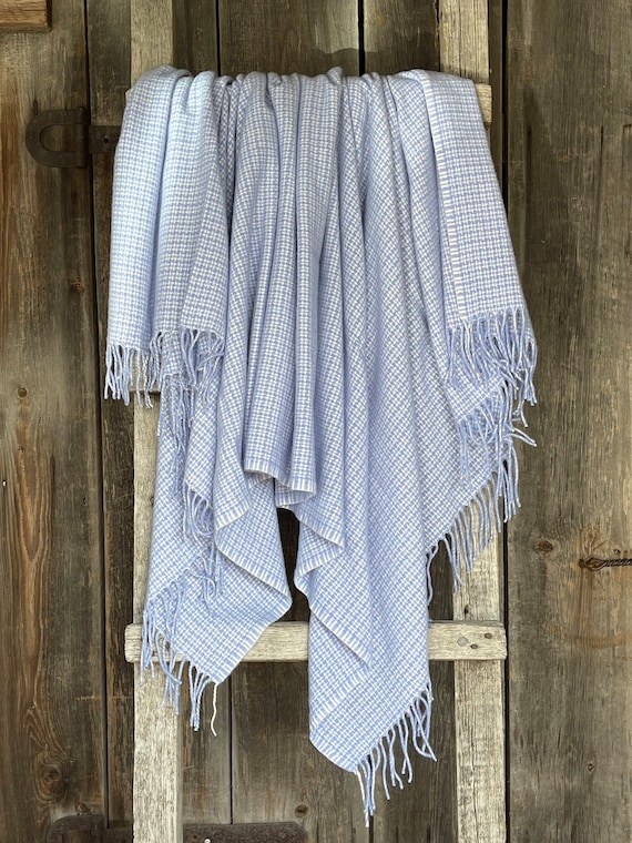 Throw blanket light blue sale