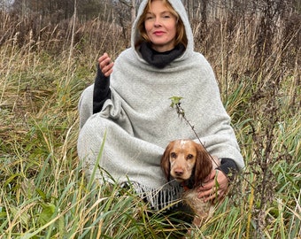 Capa poncho de lana gris claro para mujer con capucha y flecos Capas de poncho de manta de lana gris claro Capa poncho larga con capucha Poncho manta gris