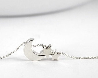 Mond Sterne Halskette, Mond Stern Schmuck. Mond Halskette, himmlische Halskette, himmlisch inspirierter Schmuck, Sternenkette. Engagements,