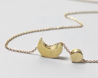 Colliers meilleurs amis soleil et lune, collier astrologie, collier déclaration céleste, pendentif céleste, bijoux éclipse, bijoux lunaires, solaire