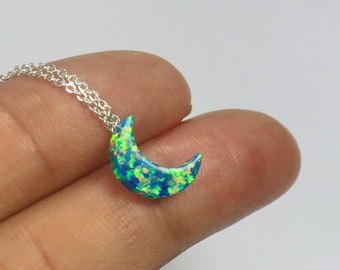Collier lune en opale, bijoux en opale, collier lunaire, pendentif céleste, collier en pierre de lune. collier d'inspiration céleste, bijoux mystiques