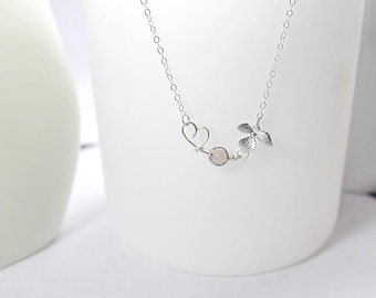 Collar personalizado para niña de las flores. Piedra de nacimiento con flores. Joyería de boda para niñas. Regalo para niña de las flores. Collar con flores y corazón.