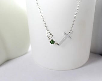 Regalo per battesimo, gioielli con croce personalizzati, regalo per la cresima. Collana con croce a cuore. Regalo per la prima comunione di una bambina. Gioielli con pietra portafortuna per la figlia di Dio.