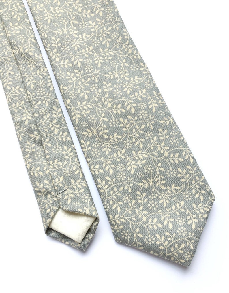 light grey floral tie