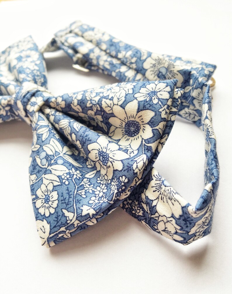 Mens Bow Tie Blue Floral Floral Bow Tie Blue Bow Tie Meadow Etsy UK