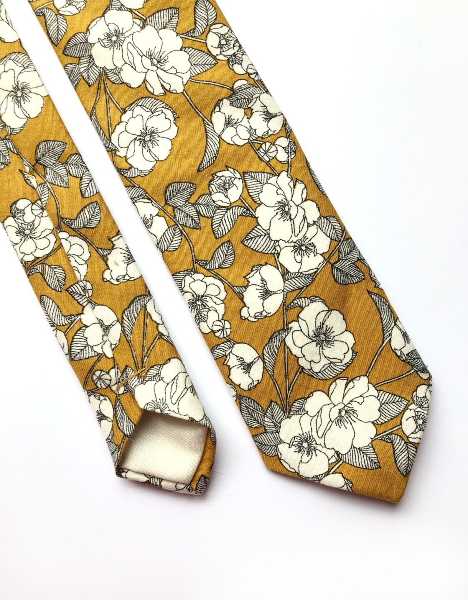 mens mustard tie