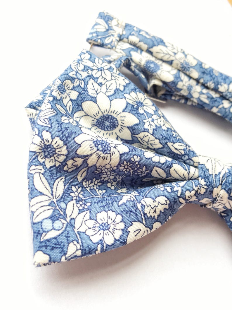 Mens Bow Tie Blue Floral Floral Bow Tie Blue Bow Tie Meadow Etsy UK